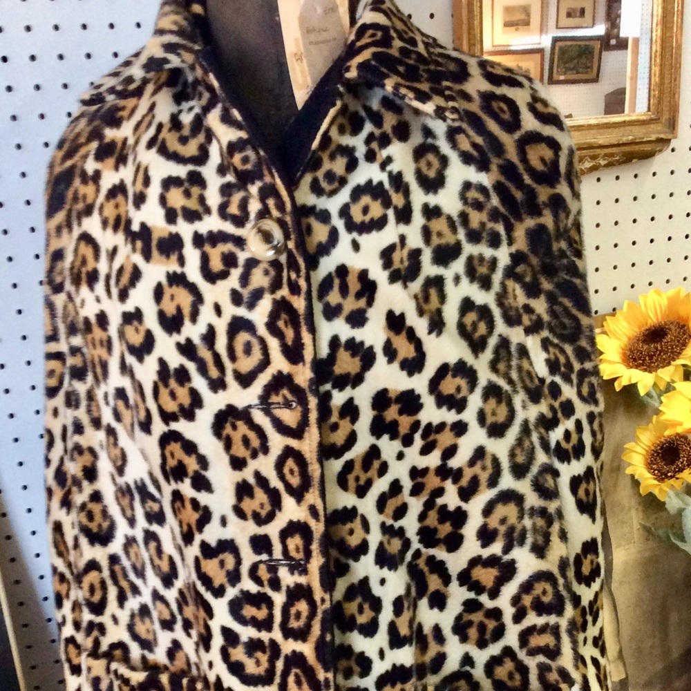 Faux Leopard reversible cape coat